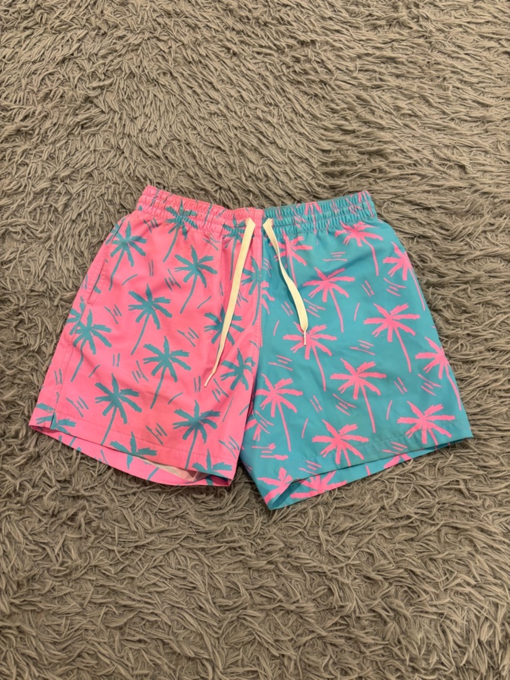 Chubbies Shorts Mens Small Pink Blue Palm Trees Swim Trunks 5.5 inseam Lined